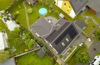 Oranienburg - Speichersystem mit Netzersatzbetrieb - 9,6 kWp Photovoltaik mit einem T10 Energiespeicher von Alpha ESS